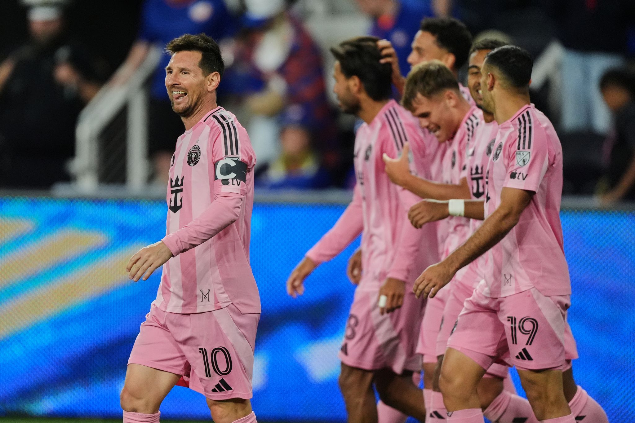 Traf erneut doppelt für Inter Miami: Lionel Messi (l).