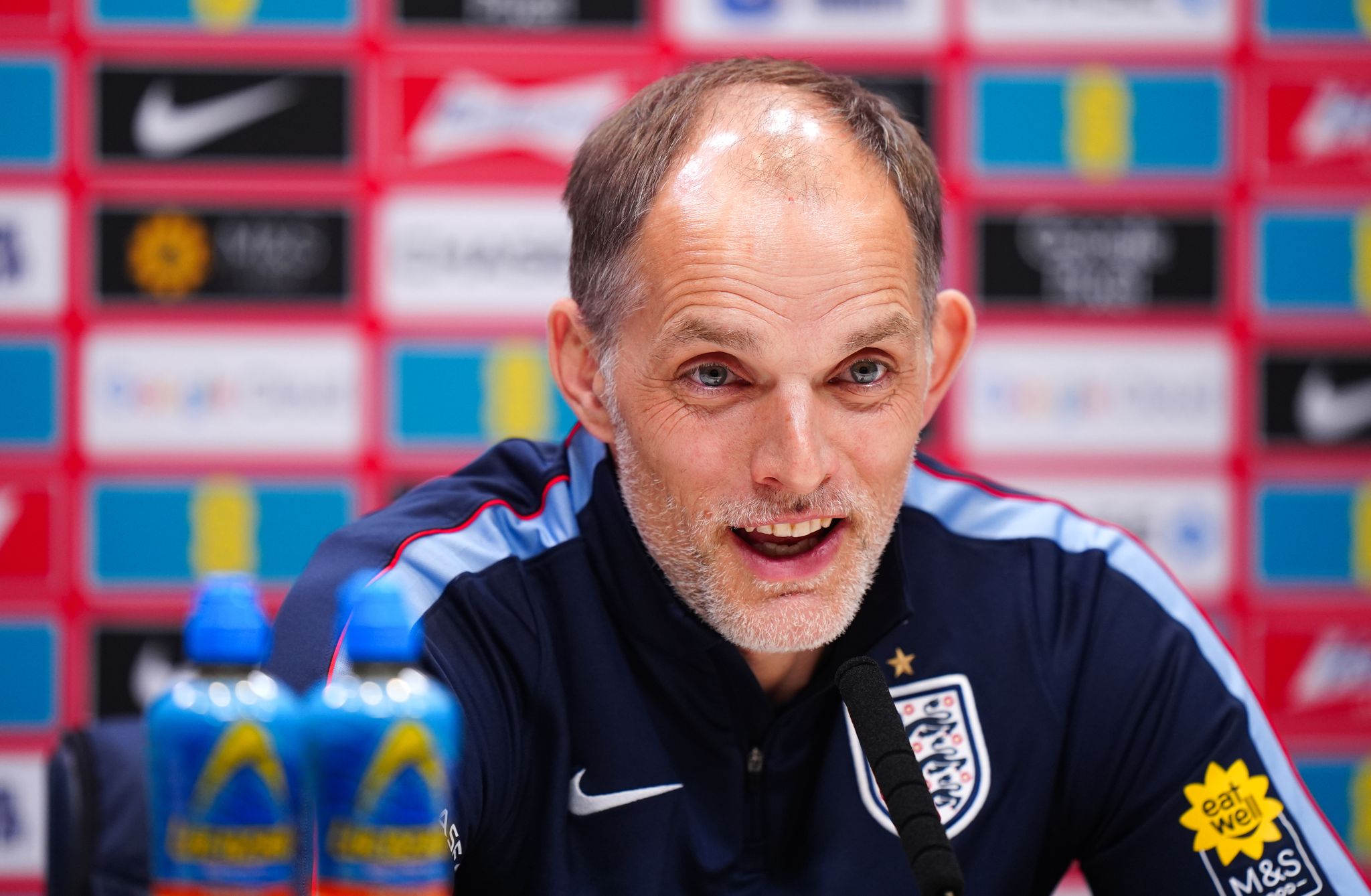 Die englische Nationalmannschaft von Trainer Thomas Tuchel präsentierte die WM-Nominierung mit Unterstützung der Beatles.