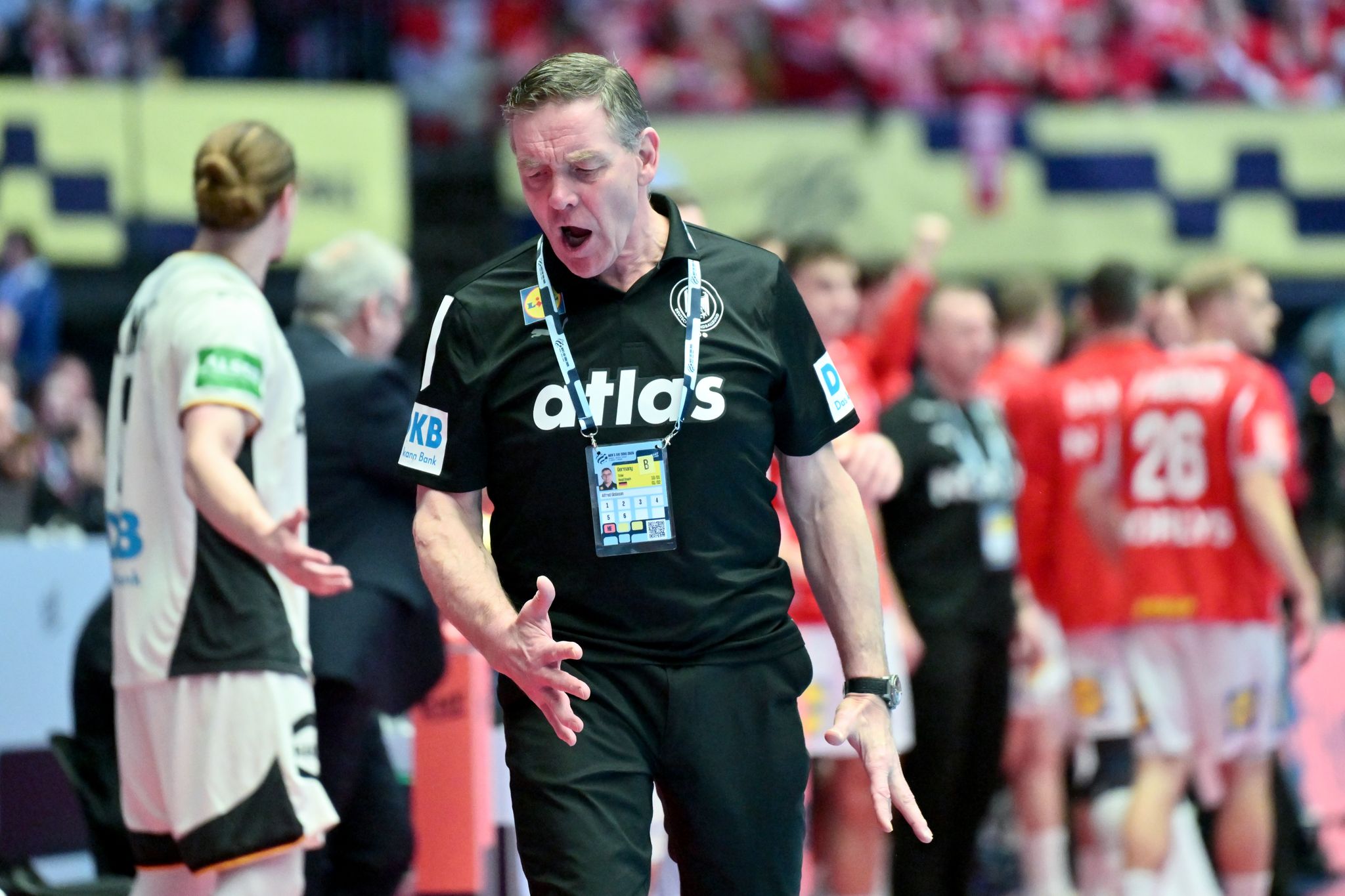 Hatte mit der DHB-Auswahl gegen Dänemark zuletzt immer das Nachsehen: Bundestrainer Alfred Gislason. (Archivbild)