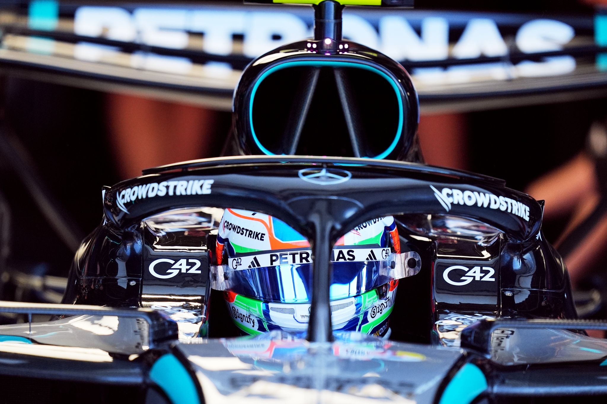 Mercedes-Teenager Kimi Antonelli rast zur Pole Position in Miami.