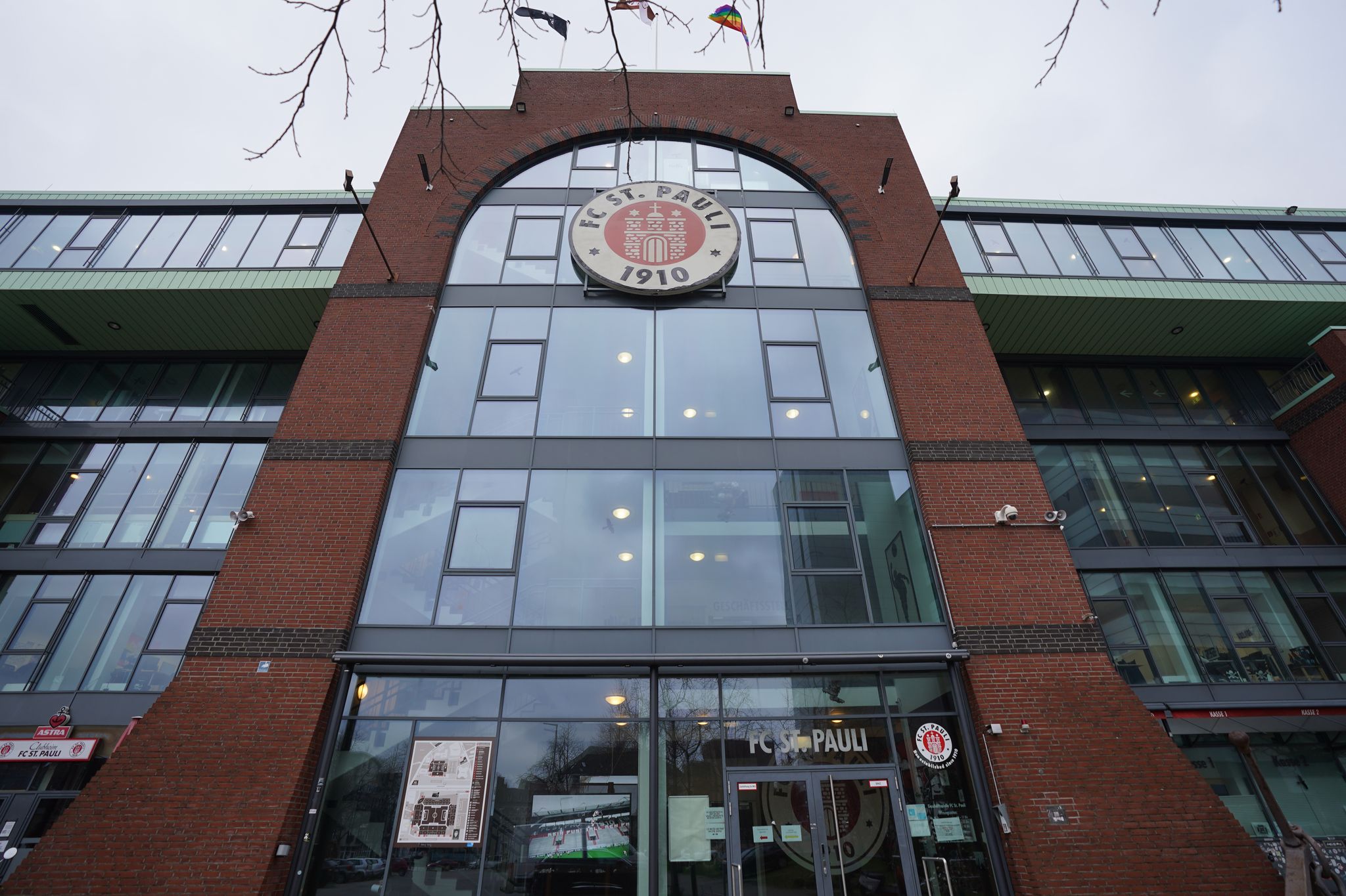 Die Mitarbeitenden des FC St. Pauli erhalten einen Tarifvertrag. (Archivbild)
