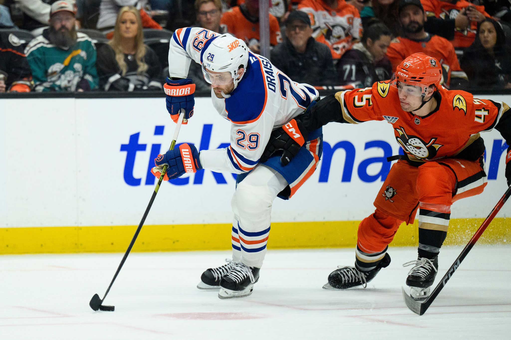 Draisaitl (links) kam rechtzeitig für die Playoffs aus einer Verletzungspause - und hatte doch das Nachsehen. (Archivfoto)