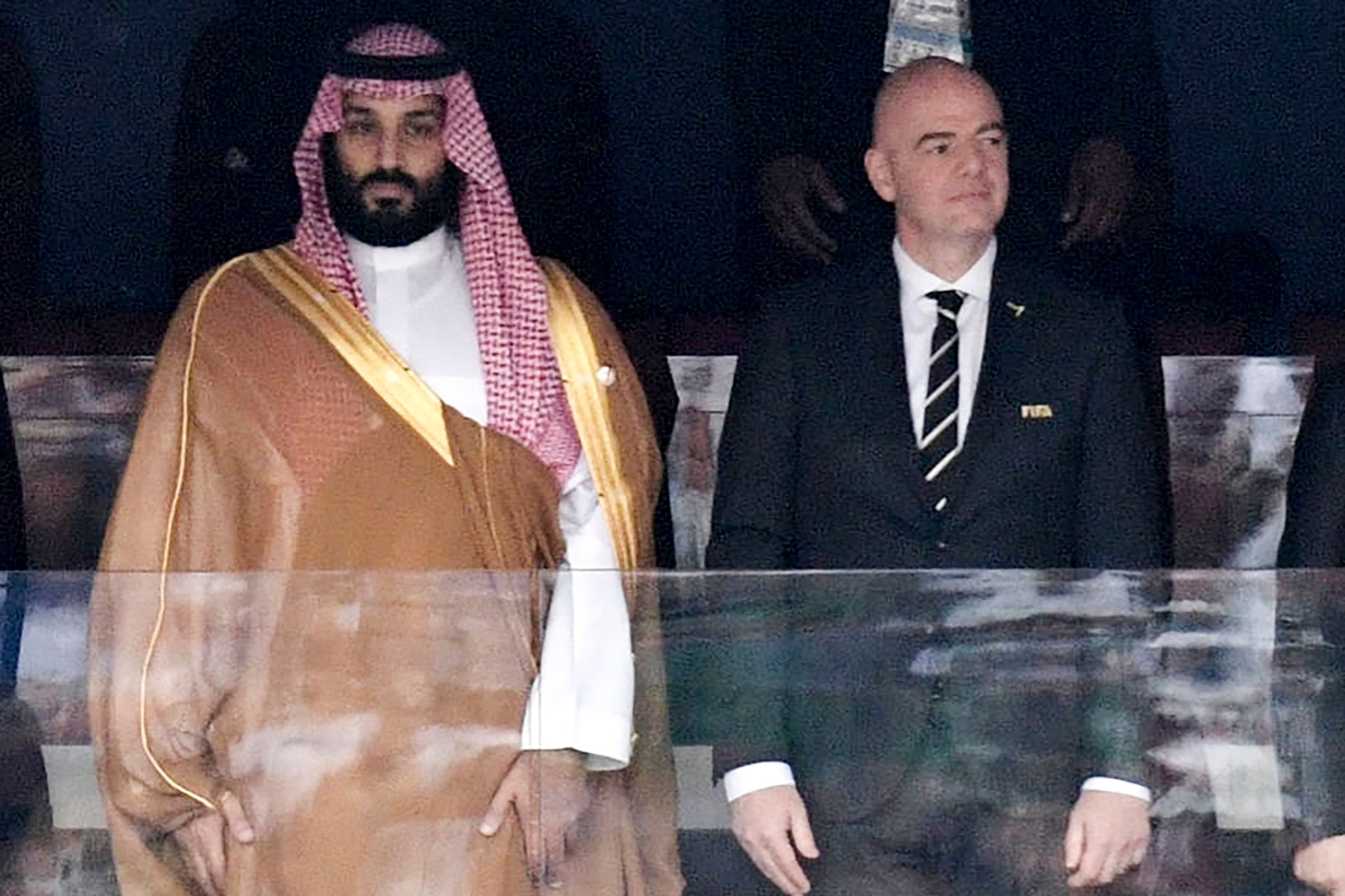 Nächster Deal: Saudi-Arabiens König Mohammed bin Salman (l) und FIFA-Präsident Gianni Infantino. (Archivbild)