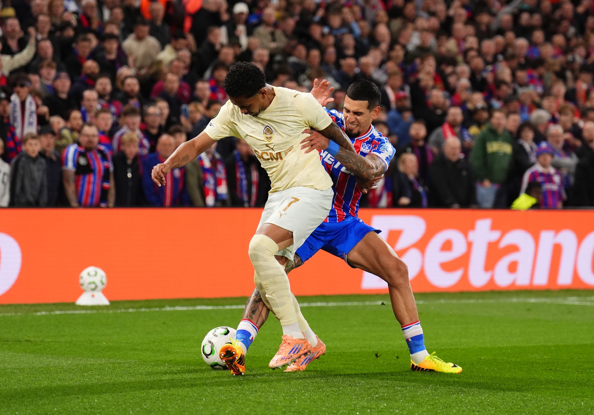 Crystal Palace zieht ins Finale ein.