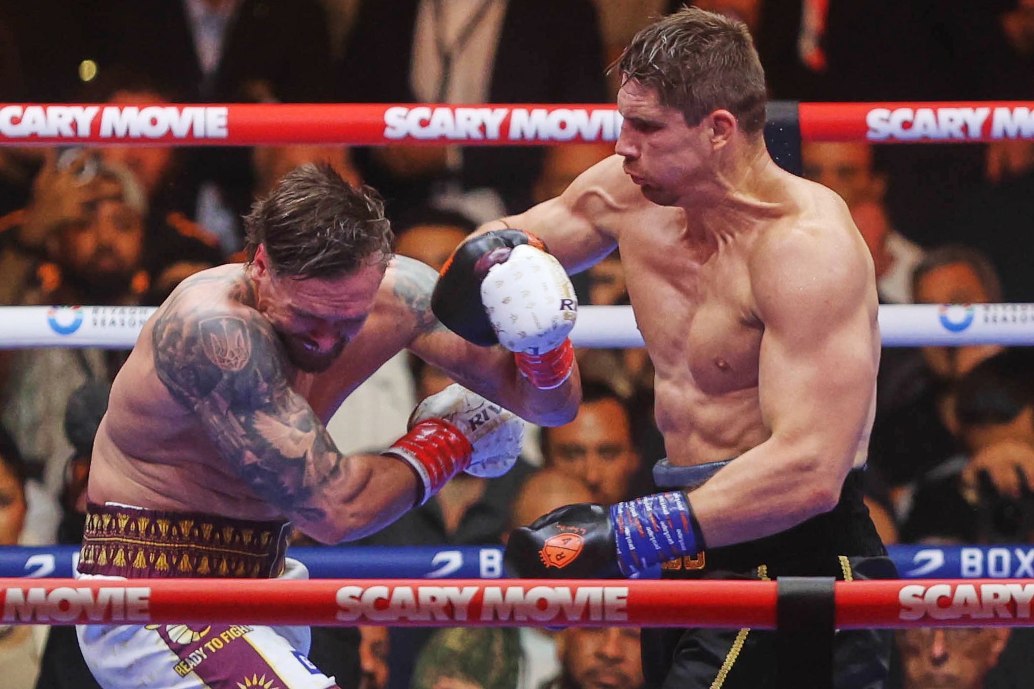 Bewegt die Boxwelt: der Kampf von Oleksandr Usyk (l) gegen Rico Verhoeven.