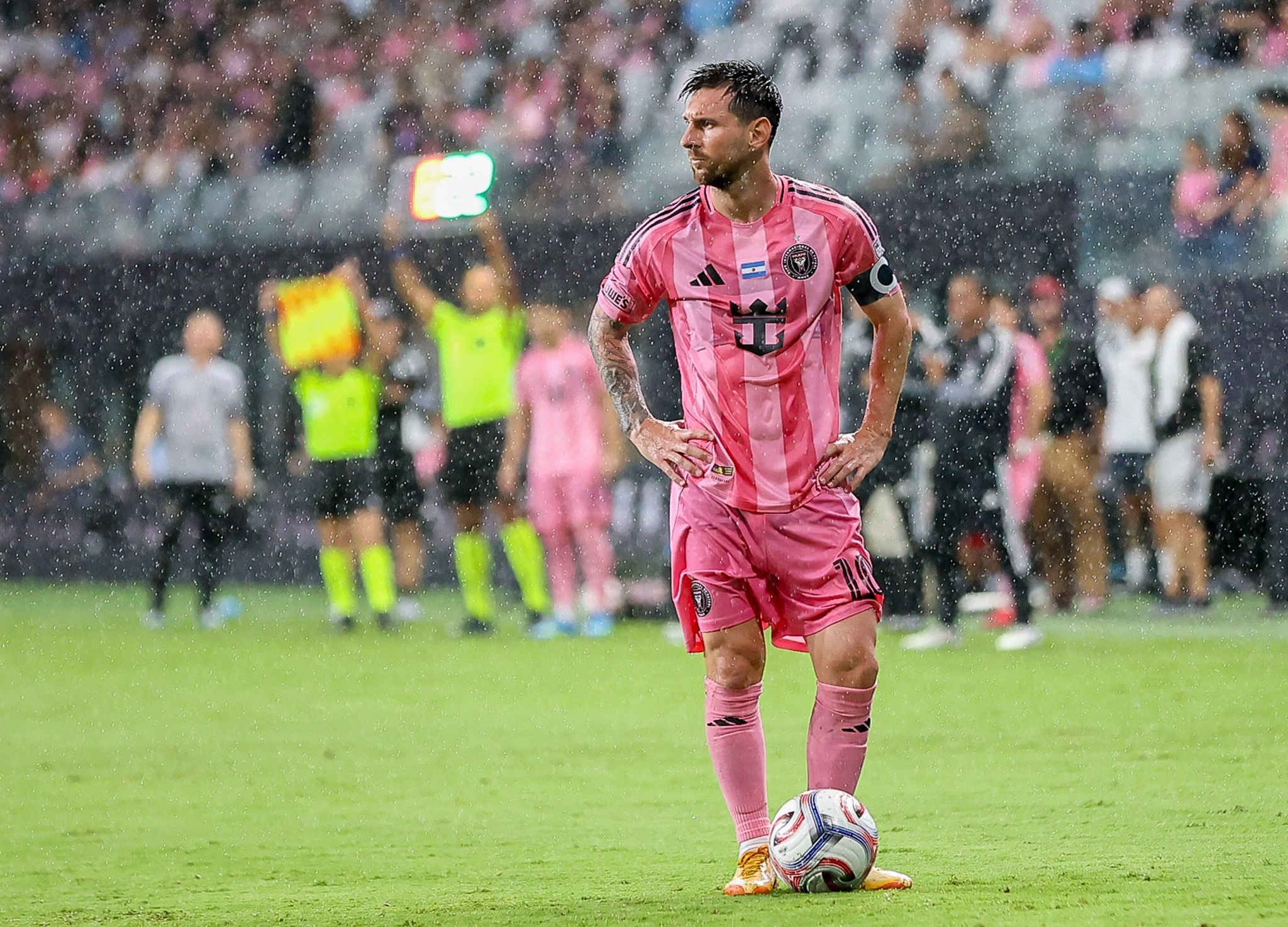 Lionel Messi ging angeschlagen vom Platz.