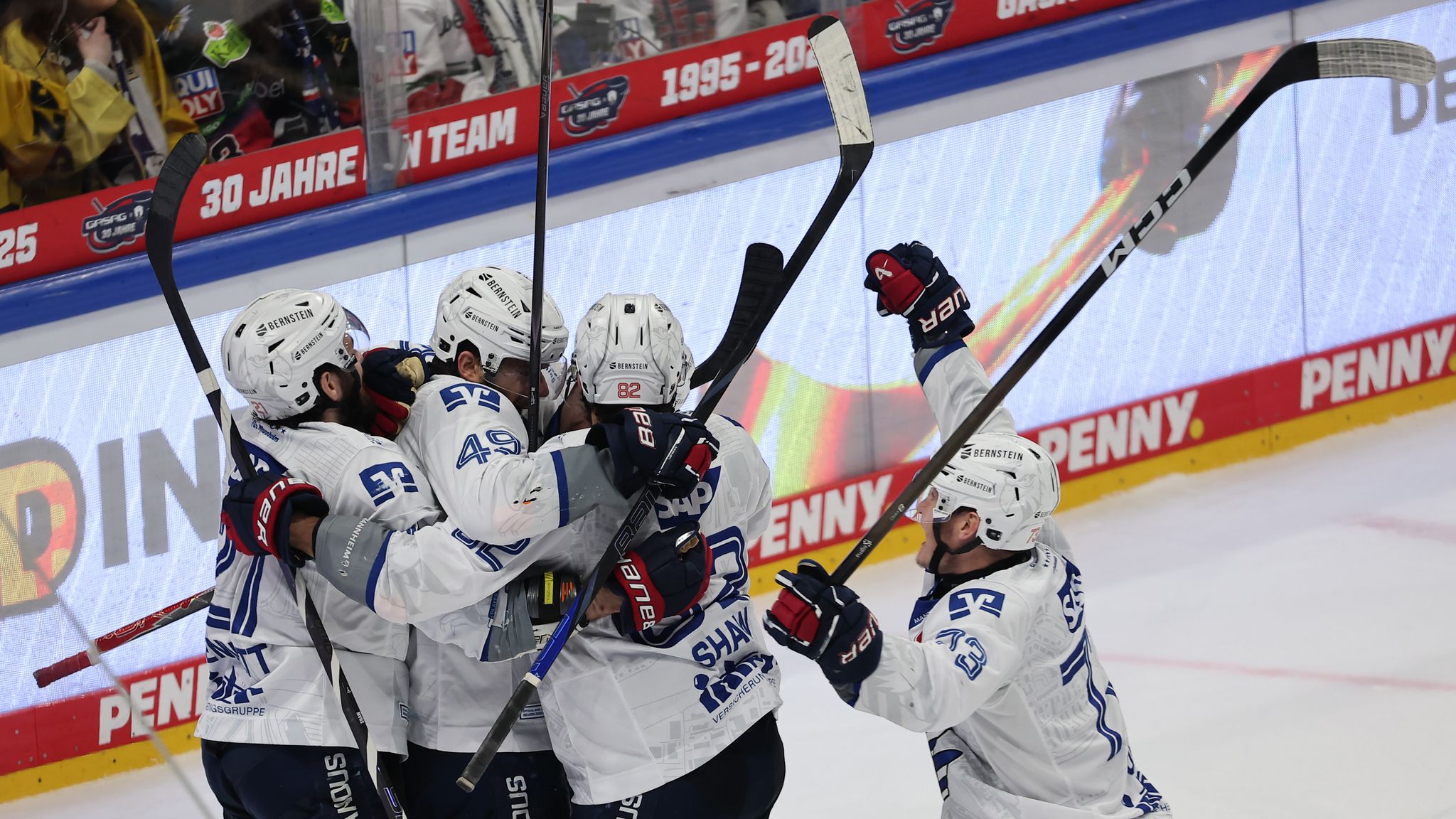 Diesmal jubeln die Adler: Mannheim erzwingt ein fünftes DEL-Finale