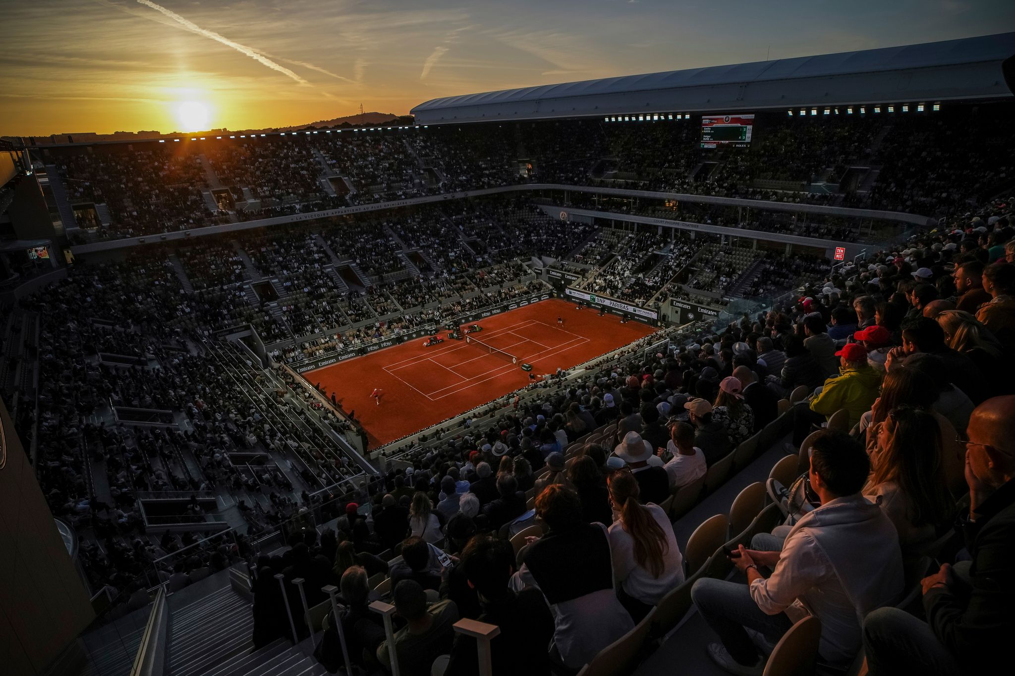 Bei den French Open freuen sich die Tennisfans auch in diesem Jahr vor allem auf die Matches in der Abend-Session. (Archivbild)