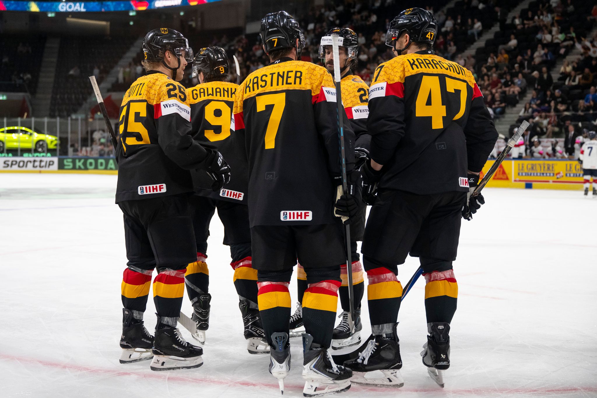 Die deutsche Eishockey-Nationalmannschaft muss auf Schützenhilfe der Ungarn hoffen.