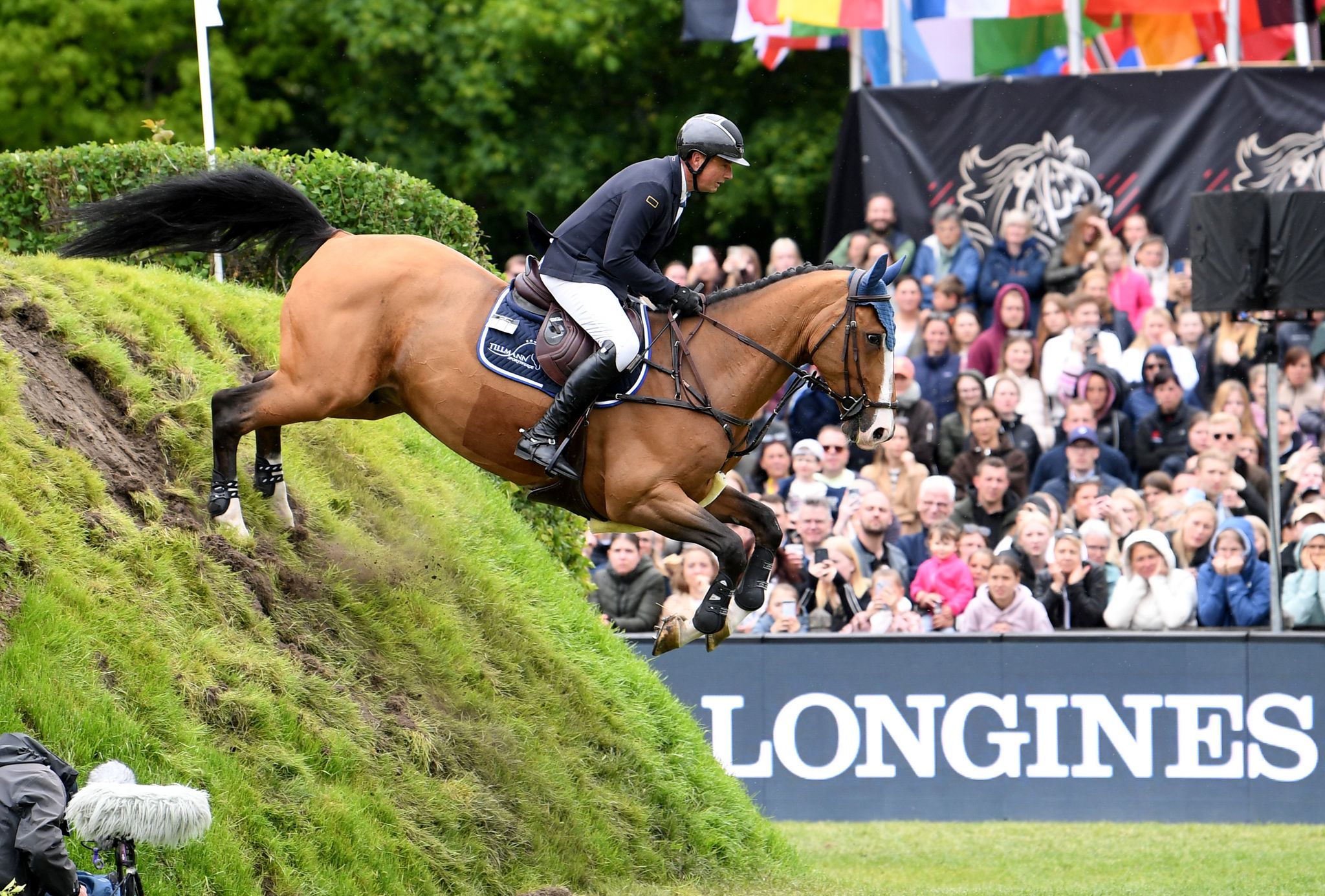 Endlich hat es geklappt: Frederic Tillmann gewinnt das deutsche Derby.