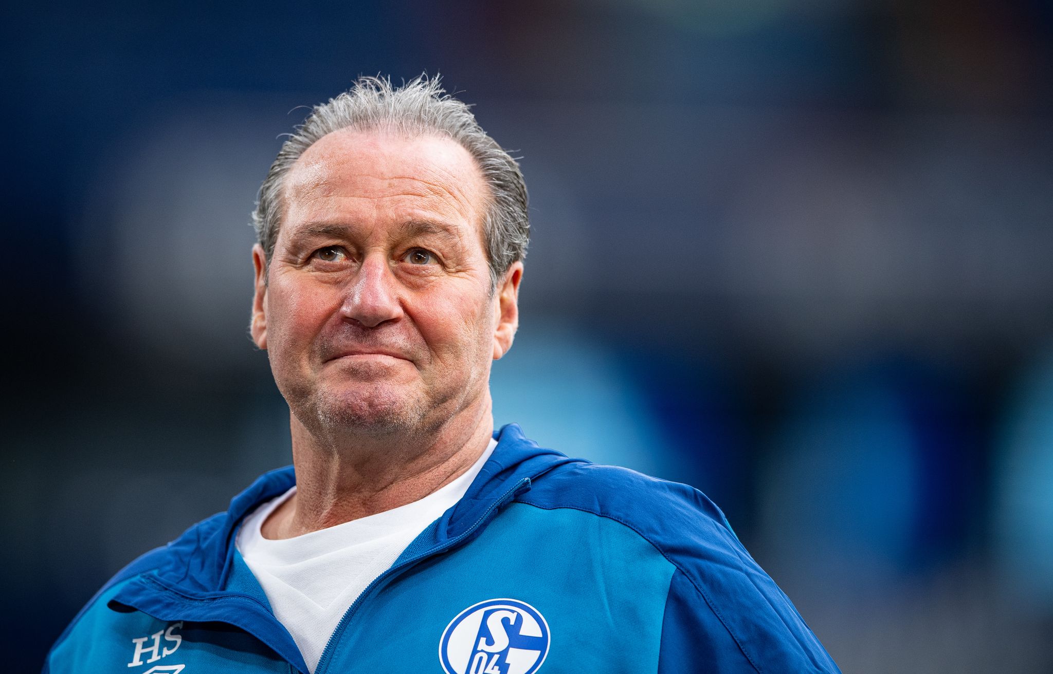 Huub Stevens war mehrfach und insgesamt gut sieben Jahre Trainer des FC Schalke 04 (Archivbild).