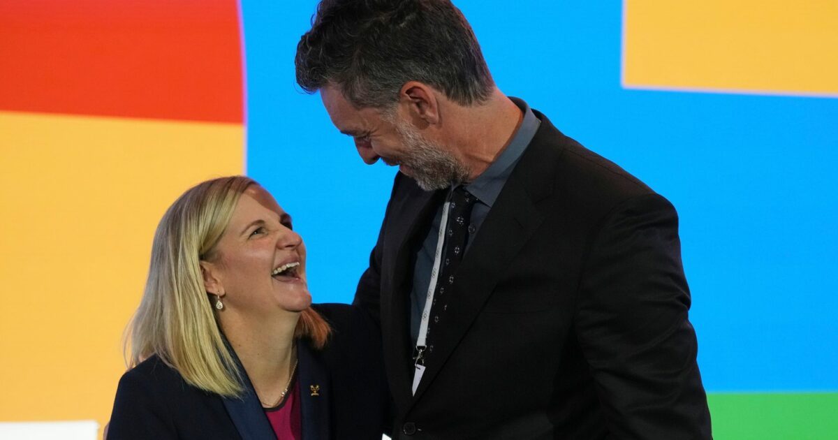 Die IOC-Spitzen Kirsty Coventry und Pau Gasol sehen den Athleten-Zuschuss als historisch. (Archivbild)