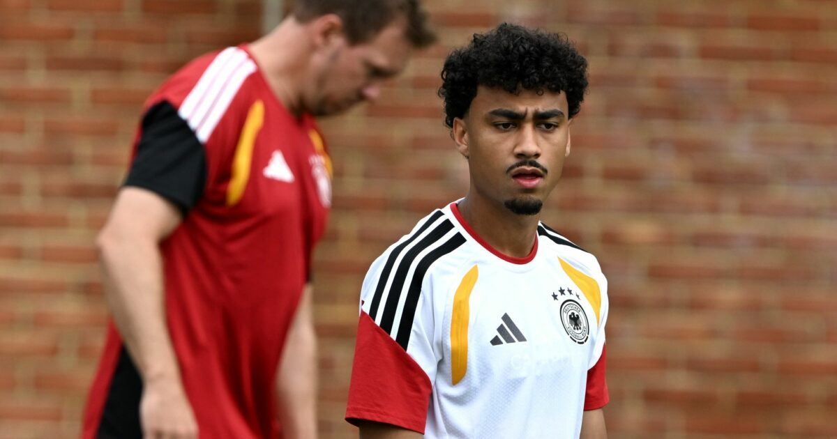 Gute Nachricht für den Bundestrainer (l): Nathaniel Brown ist beim Abschlusstraining dabei.