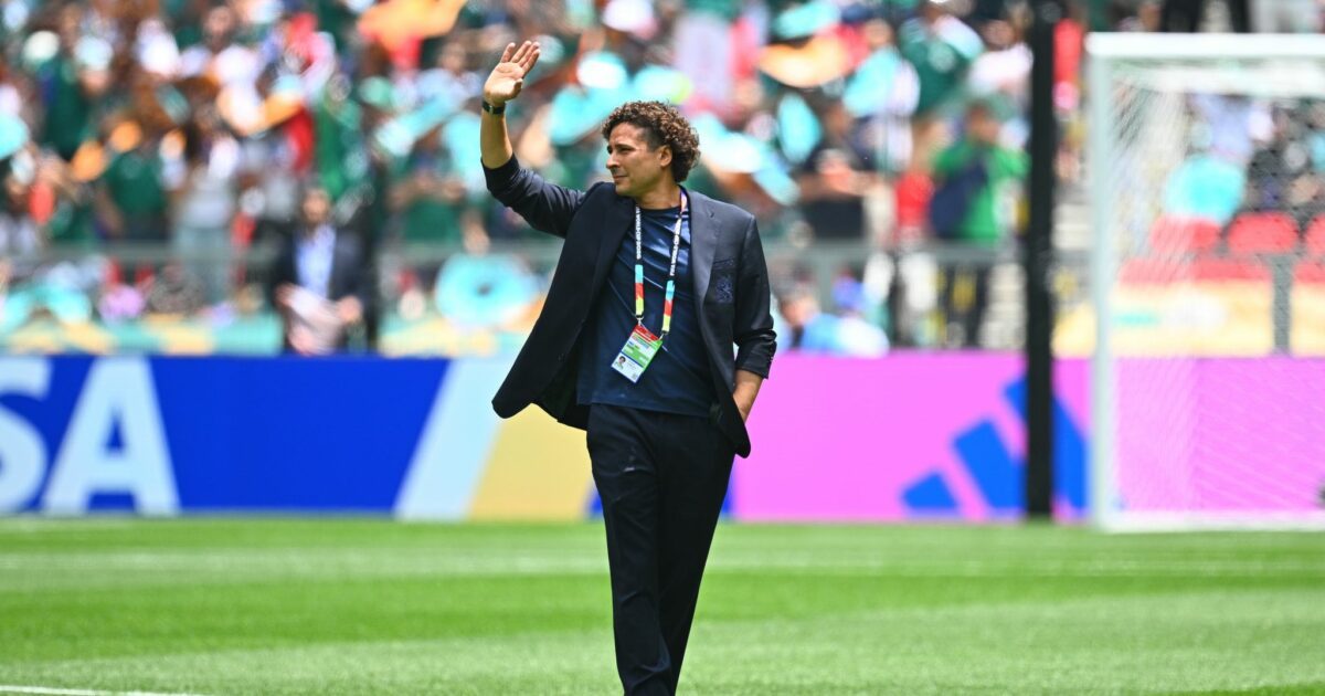 Ein besonderer Moment: Ochoa ging allein über den Rasen vor dem Eröffnungsspiel. (Archivbild)