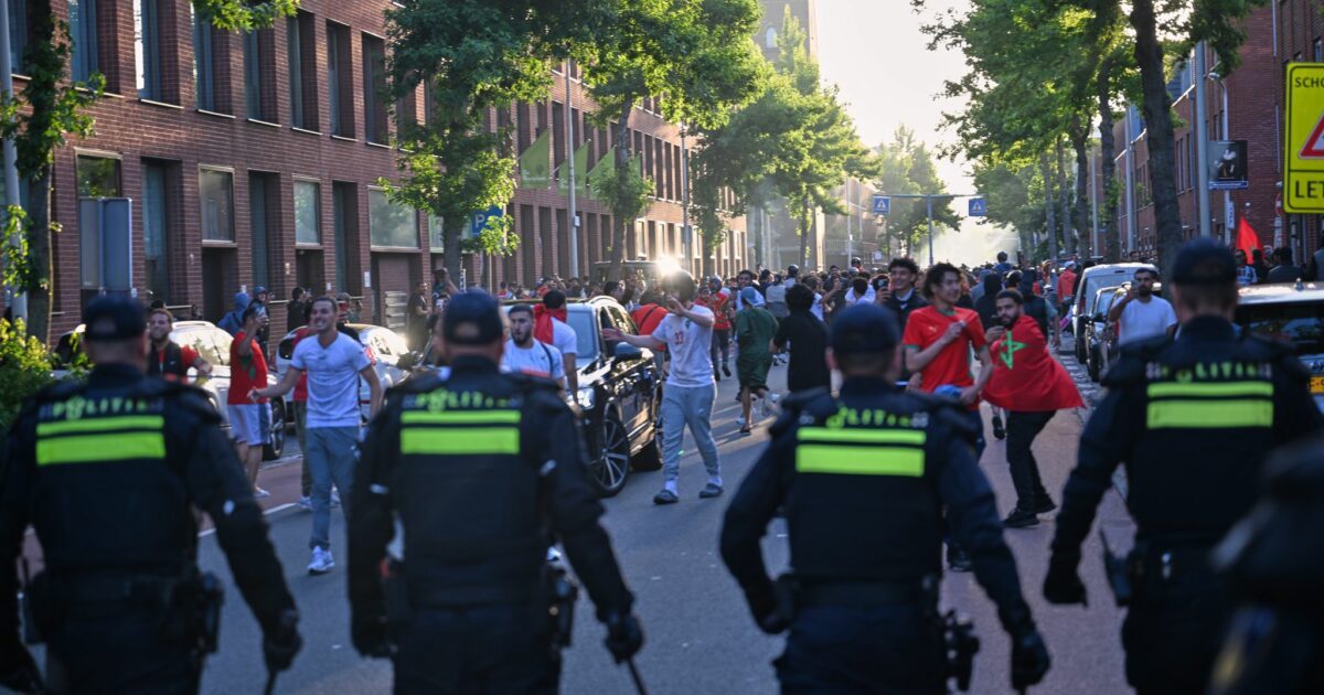 Nach dem Sieg Marokkos gegen die Niederlande bei der WM ist es in Den Haag zu Unruhen gekommen.