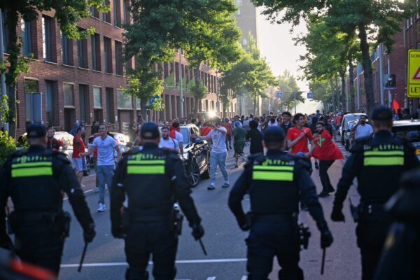 Nach dem Sieg Marokkos gegen die Niederlande bei der WM ist es in Den Haag zu Unruhen gekommen.