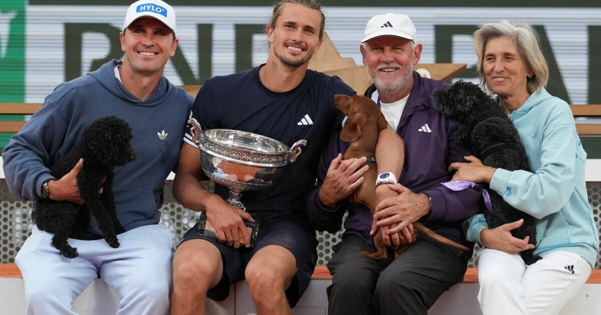 French-Open-Champion Alexander Zverev ist als Hundefan bekannt - nun gehört noch ein Vierbeiner zur Familie.