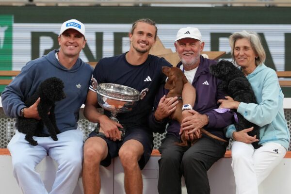 French-Open-Champion Alexander Zverev ist als Hundefan bekannt - nun gehört noch ein Vierbeiner zur Familie.