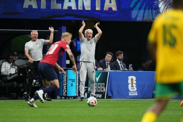 Südafrikas Trainer Hugo Broos mag das Atlanta-Stadion nicht.