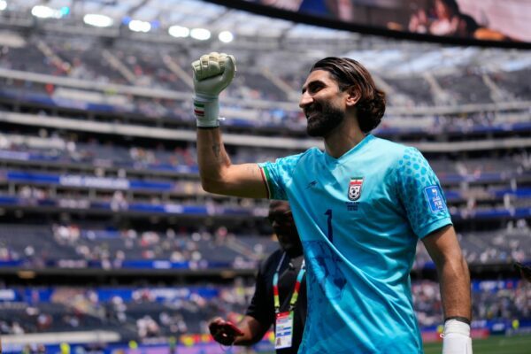 Für das Gruppenspiel gegen Ägypten am Freitag in Seattle darf die iranische Mannschaft bereits zwei Tage vor der Partie in die USA einreisen.