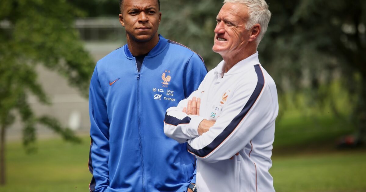 Frankreich-Stürmer Kylian Mbappé und Trainer Didier Deschamps wollen den dritten WM-Titel der Verbandsgeschichte holen. (Archivbild)