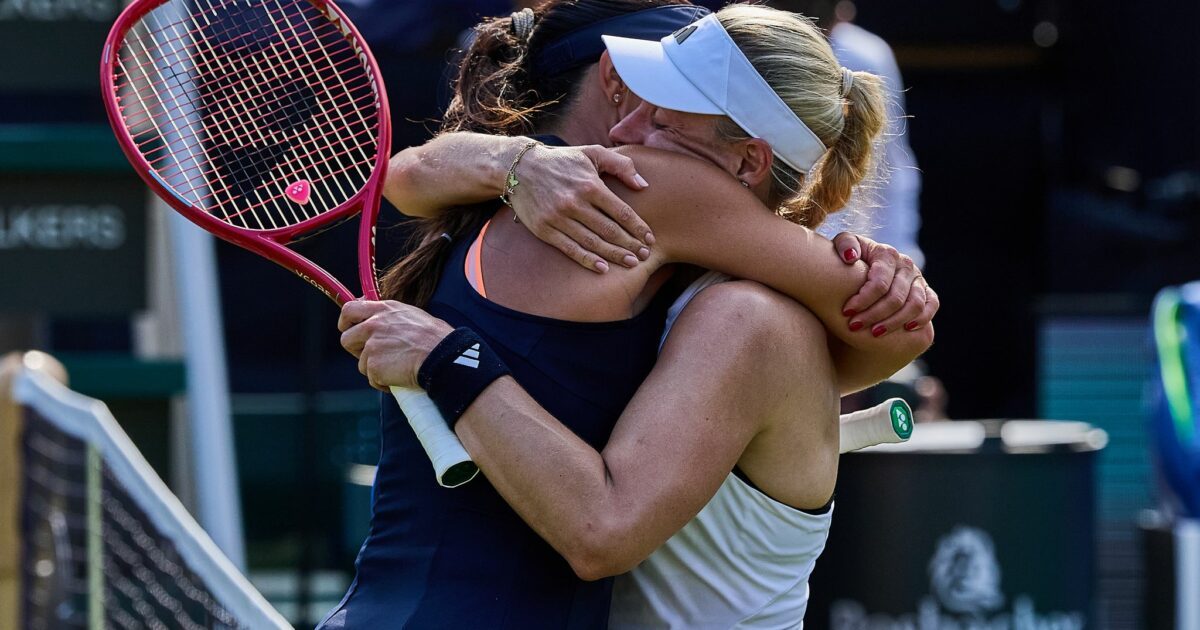 Emotionaler Abschied: Angelique Kerber (r) bestritt ein Showmatch gegen Ana Ivanović.