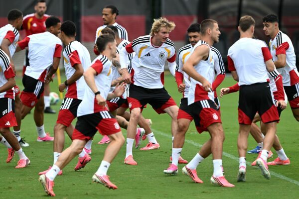 Beim Training der Nationalmannschaft wurde gleich auf Physis Wert gelegt.