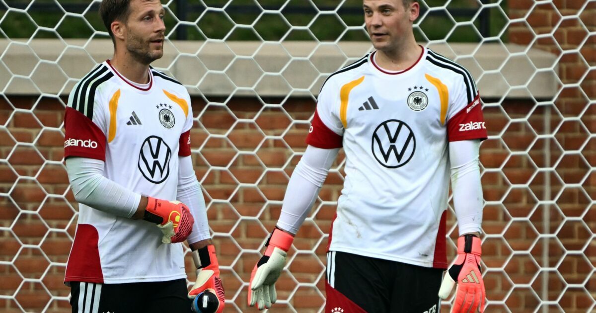 Oliver Baumann (l.) und Manuel Neuer im Training. (Archivbild)