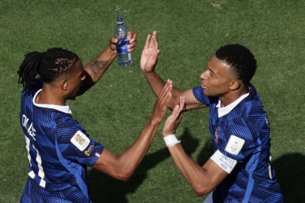 Herausragend bei dieser WM: Die Franzosen Kylian Mbappé (r) und Michael Olise.