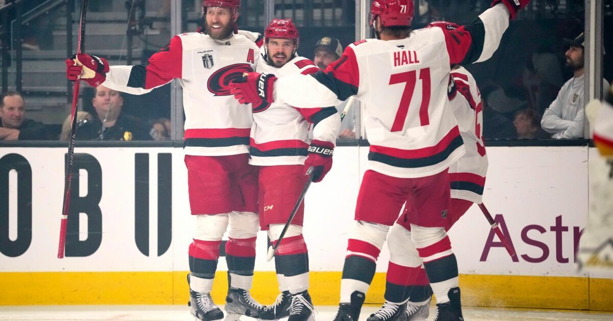 Die Hurricanes jubelten fünf Mal in Las Vegas - das reichte zum Ausgleich in den Stanley Cup Finals.