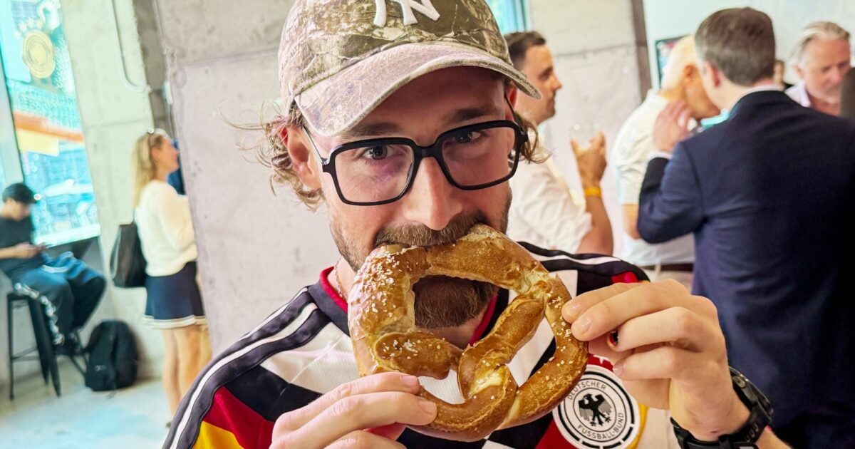 Besuch im German House of Soccer: Fußball-Fan Dominik Stroh.