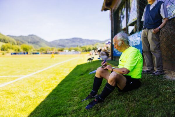 Im Alter von 90 Jahren ist Schluss als Schiedsrichter: Werner Ziebold.