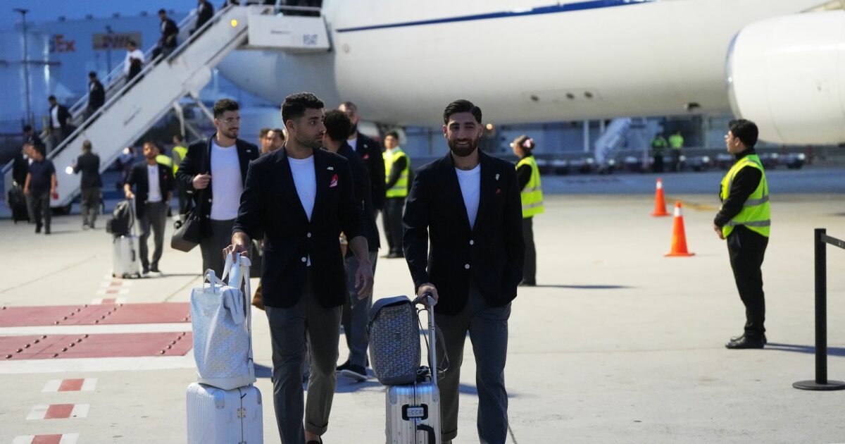 Irans Fußballer verlegten kurzfristig ihr WM-Quartier von den USA nach Mexiko.