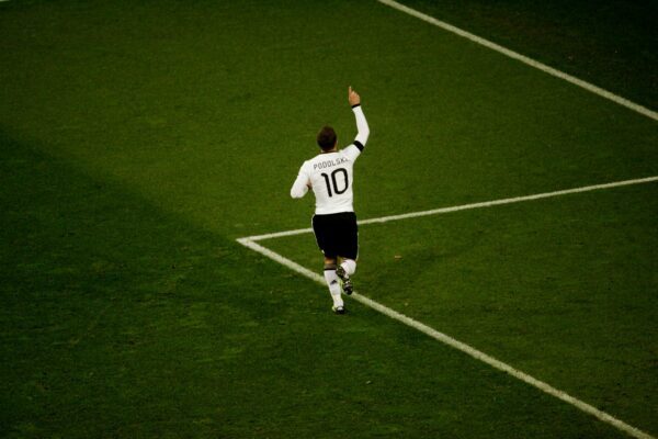 Als Lukas Podolski nach einem Torerfolg zum Himmel deutete. (Archivbild)