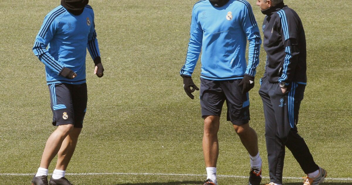 Sind Mourinho (r) und Khedira (M) bald wieder in einem Team? (Archivbild)