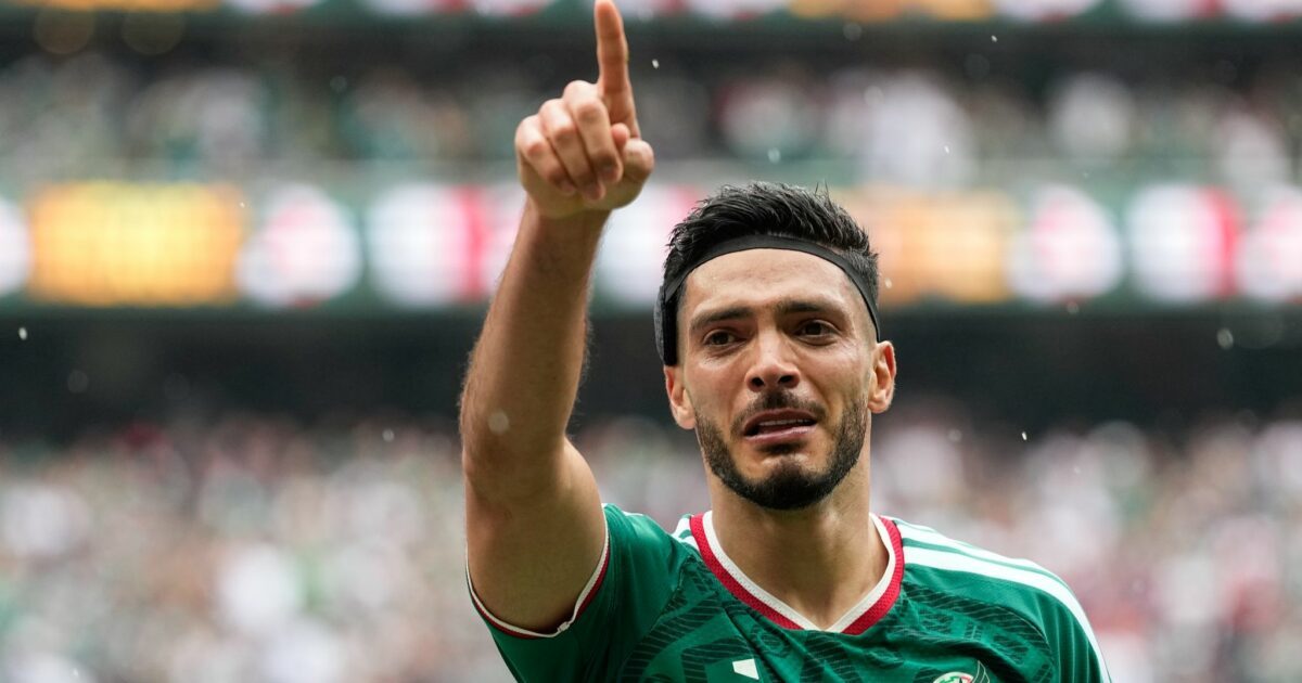 Ein emotionaler Moment für Mexikos Raúl Jiménez.