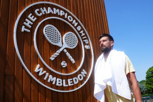 Der serbische Tennisstar Novak Djokovic möchte seine Kinder schützen - und hat ihnen deswegen noch keine Handys gekauft. (Archivbild)