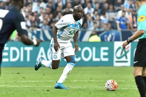 Lassana Diarra - hier im Trikot von Olympique Marseille - klagte gegen die FIFA. Nun soll der Disput beigelegt sein. (Archivbild)
