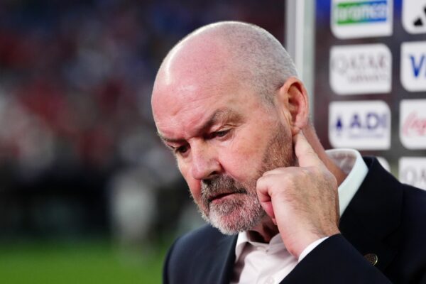 Steve Clarke hat seinen Rücktritt erklärt.