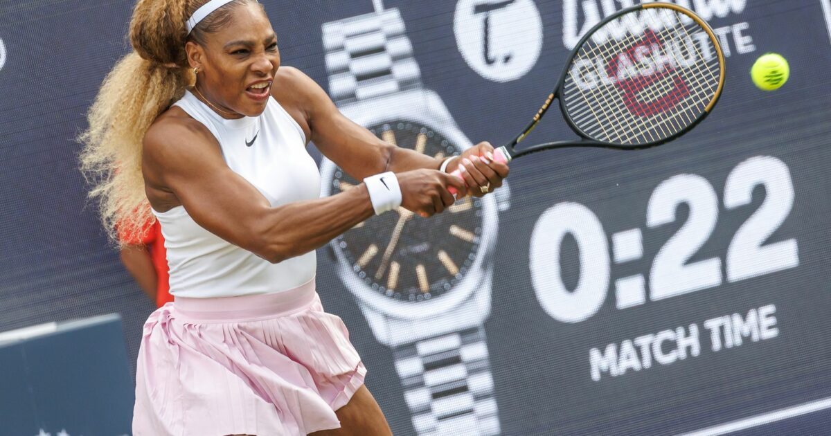 Serena Williams schied in Berlin im Doppel gleich aus.
