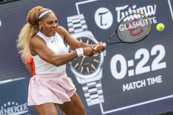 Serena Williams schied in Berlin im Doppel gleich aus.