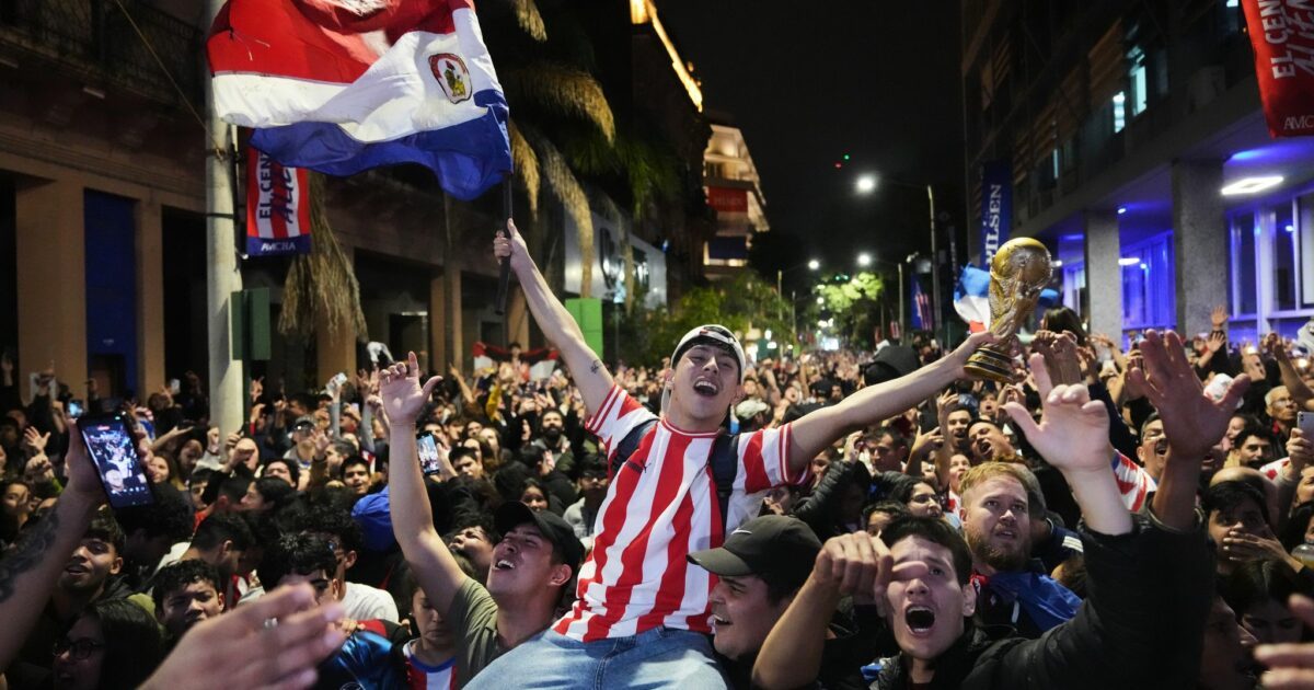 Nach Paraguays Fußball-Triumph hat der Präsident einen Nationalfeiertag angekündigt.