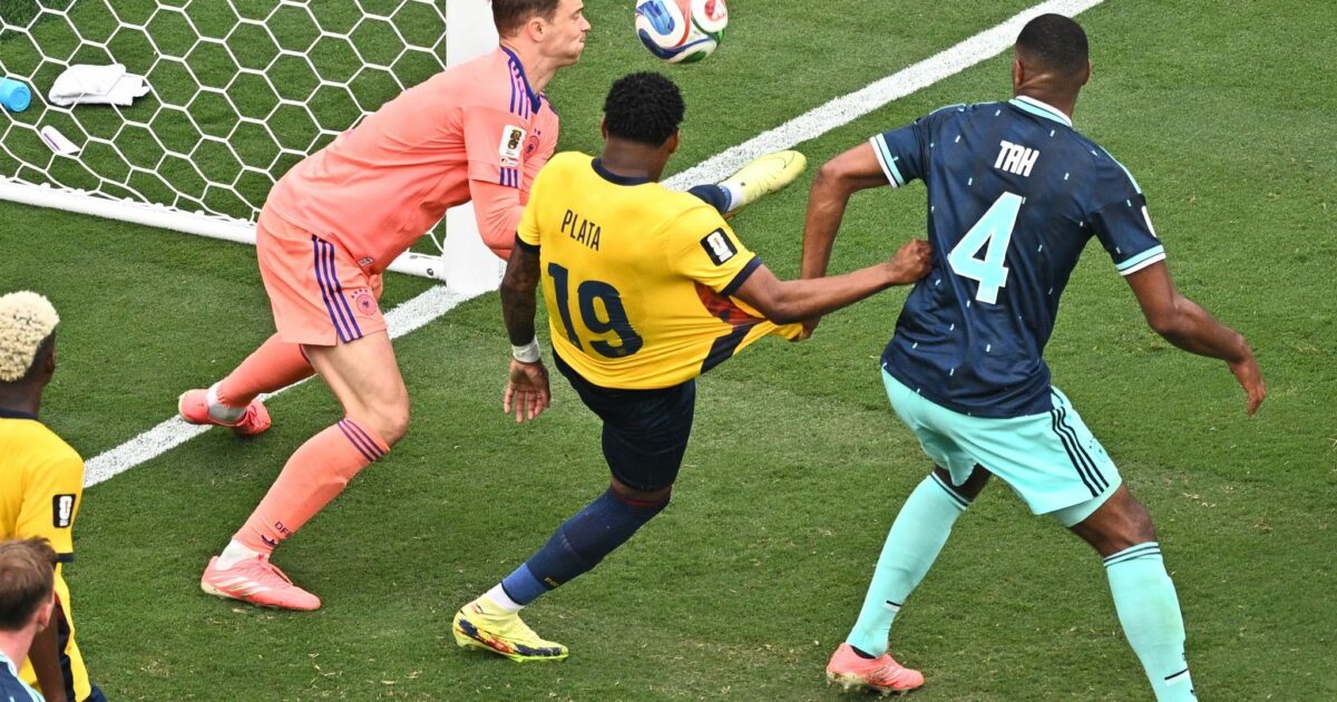Neuer greift daneben