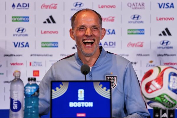 Thomas Tuchel sieht Vor- und Nachteile der Trinkpausen.