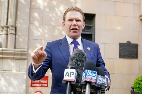 Andrew Giuliani hat das Einreiseverbot für den somalischen Schiedsrichter Omar Artan in die USA verteidigt. (Archivbild)