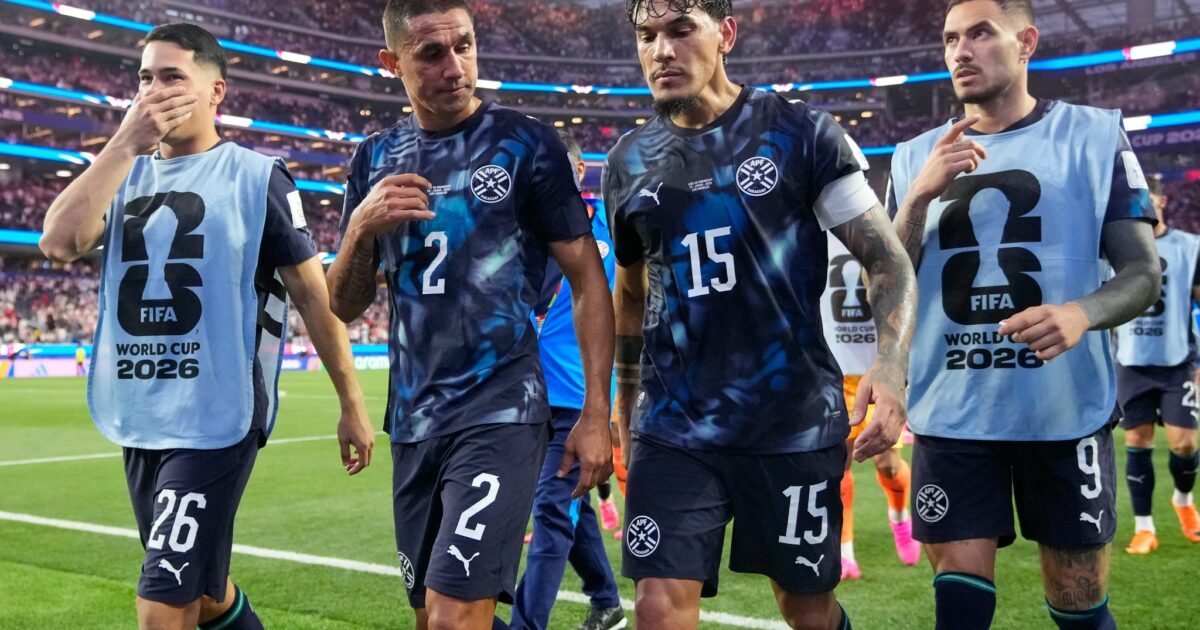 Geht bei Paraguay voran: Kapitän Gustavo Gómez (2.v.r.)