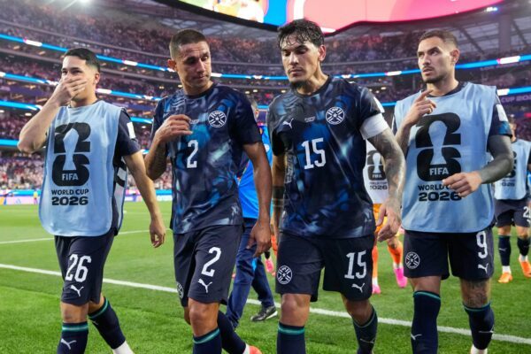 Geht bei Paraguay voran: Kapitän Gustavo Gómez (2.v.r.)
