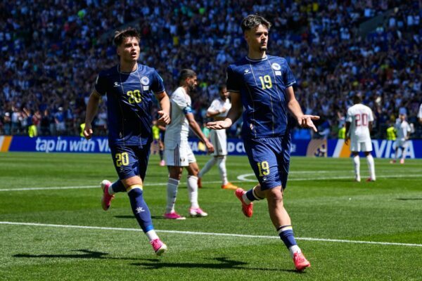 Kerim Alajbegovic (r.) brachte Bosnien-Herzegowina in Führung.