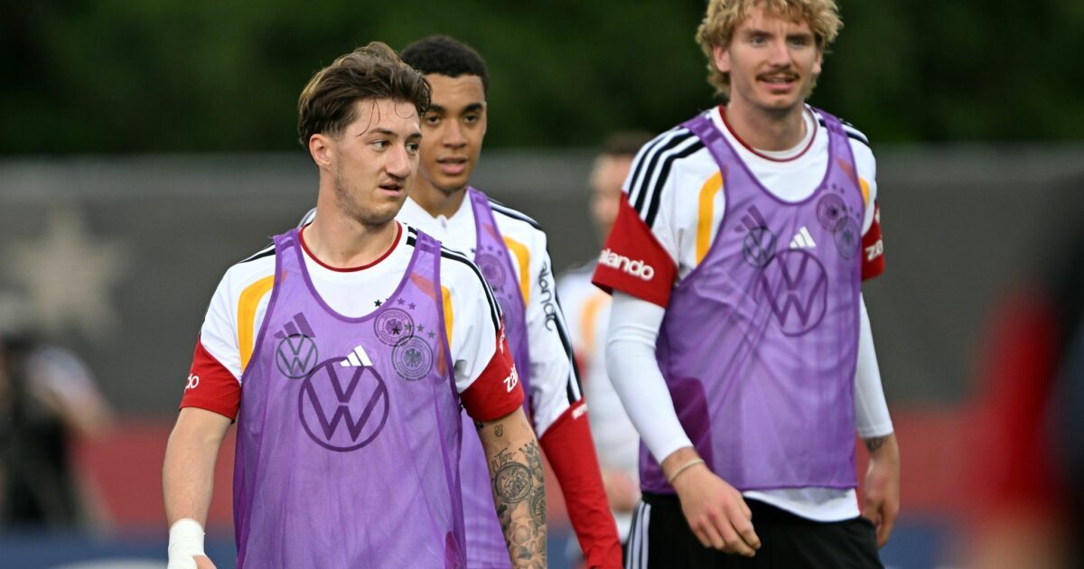 Nick Woltemade (r.) ist in der Nationalmannschaft nicht mehr in der Startelf gesetzt.