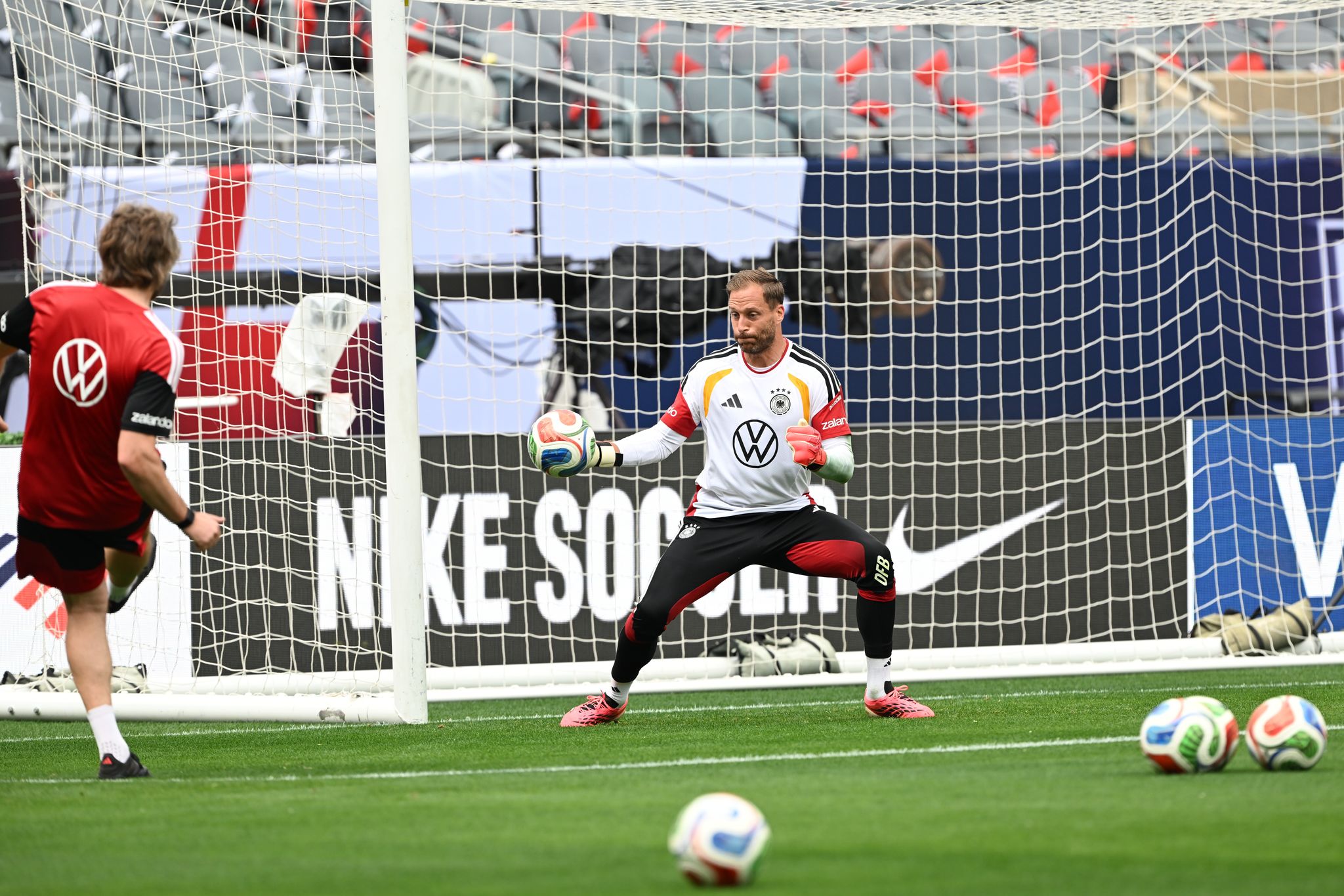Oliver Baumann trainiert vor der WM-Generalprobe der Nationalmannschaft.